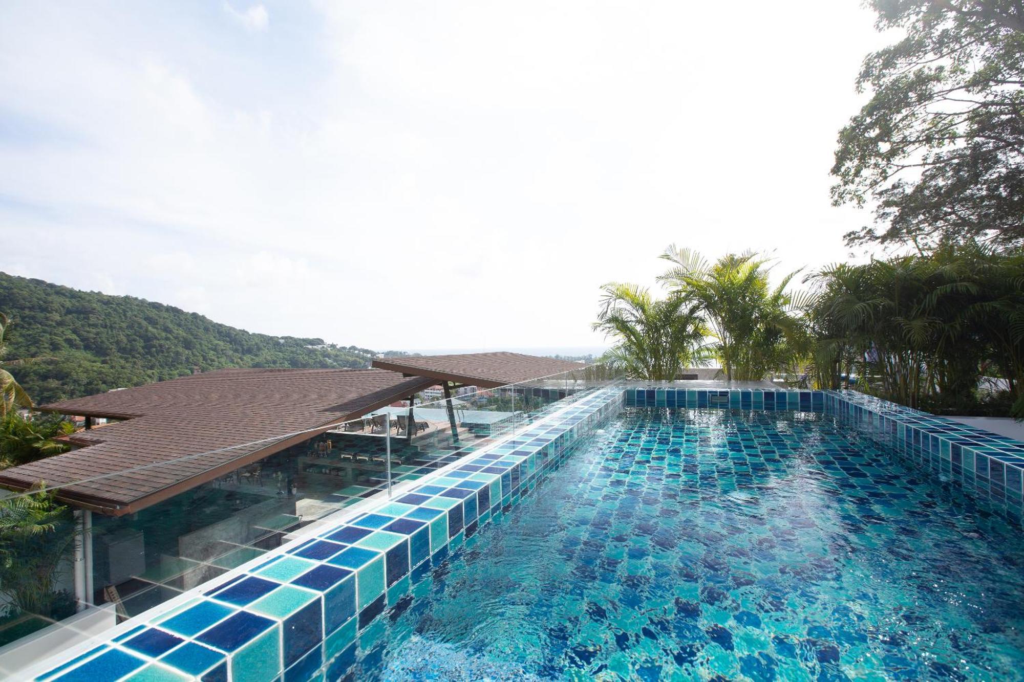 Splendid Sea View Resort Pantai Kata Bilik gambar