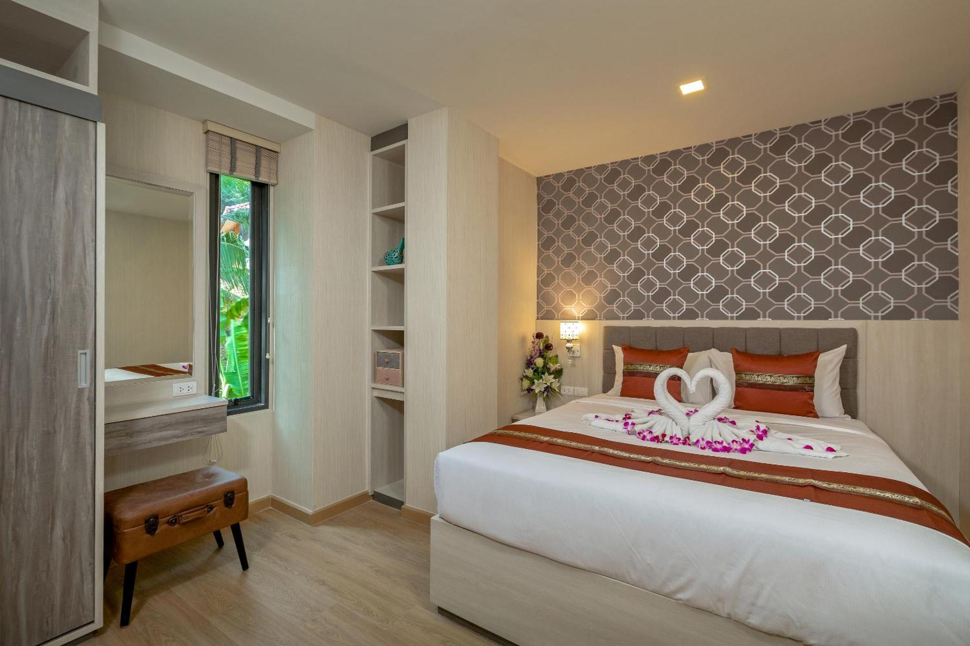 Splendid Sea View Resort Pantai Kata Bilik gambar