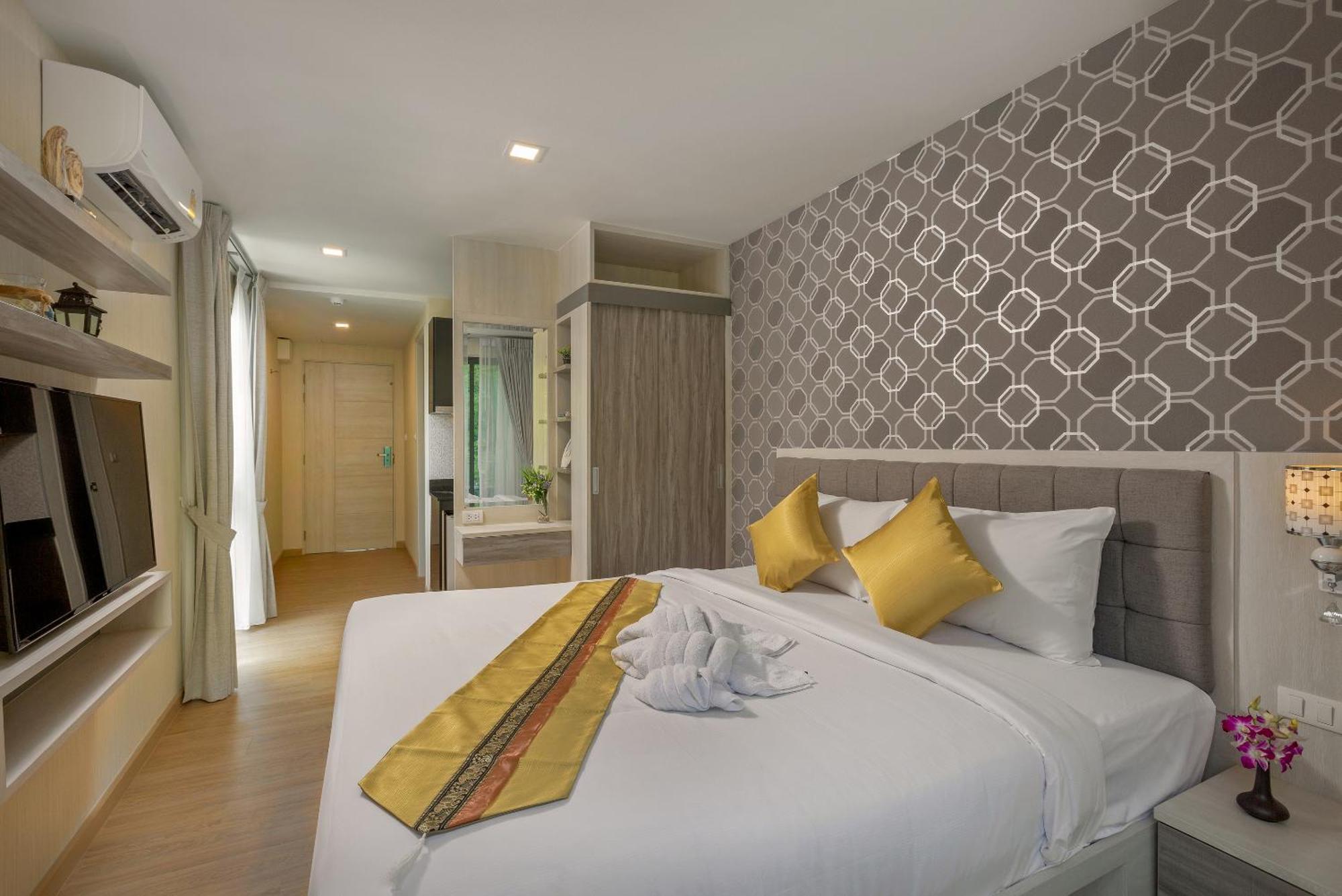 Splendid Sea View Resort Pantai Kata Bilik gambar