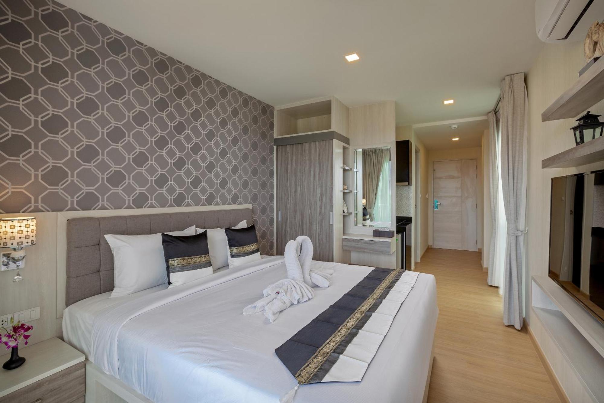 Splendid Sea View Resort Pantai Kata Bilik gambar