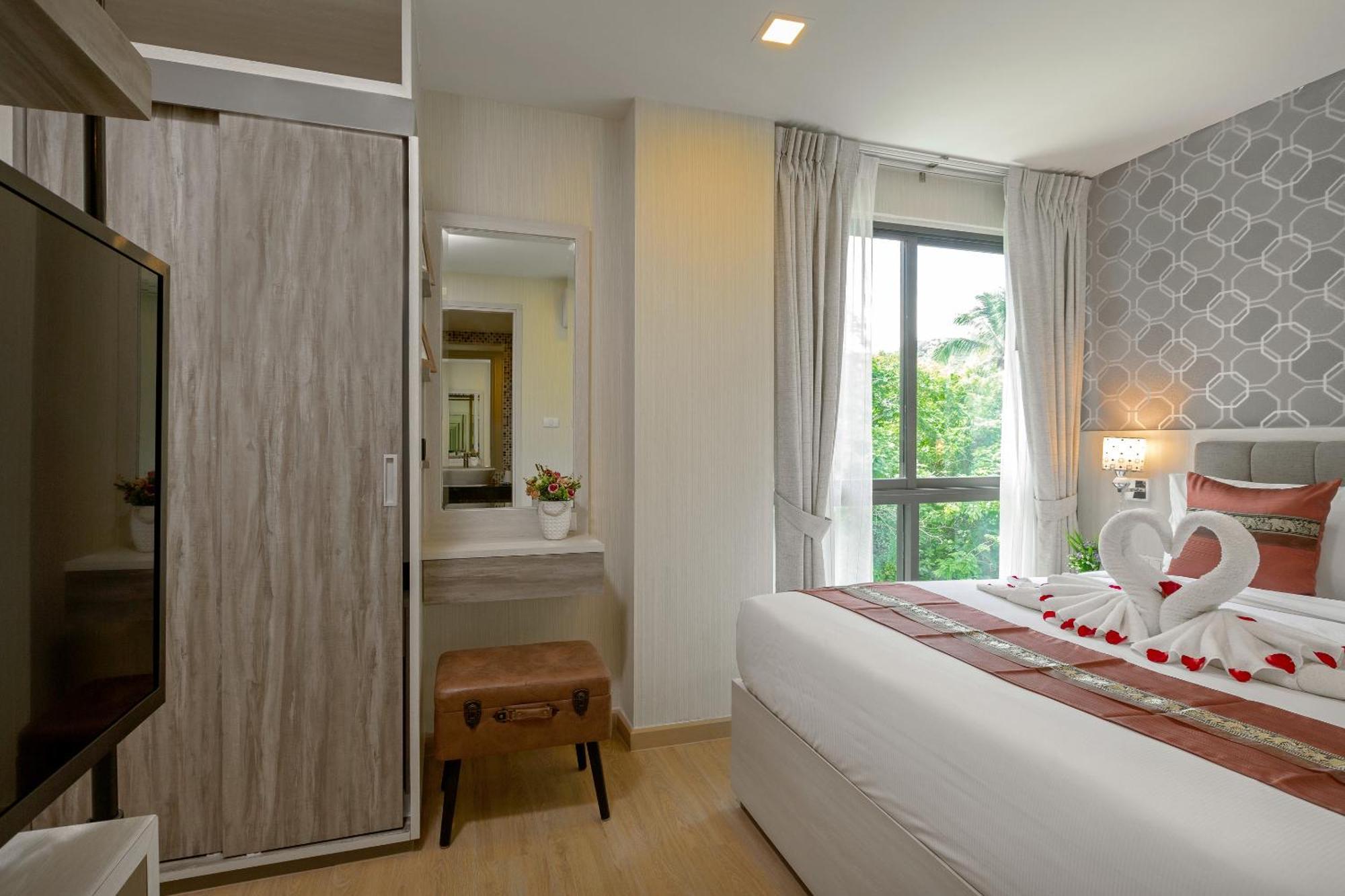 Splendid Sea View Resort Pantai Kata Bilik gambar