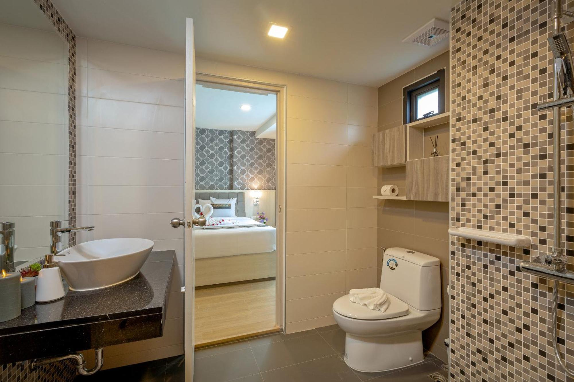 Splendid Sea View Resort Pantai Kata Bilik gambar